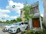 14833035d1506526587-rumah-baru-2-lantai-dalam-cluster-di-jambon-dekat-logolicious_20170927_09194(2)